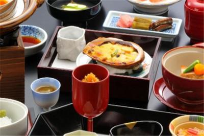 泥妹潮料理加盟 开启特色餐饮管理新篇章